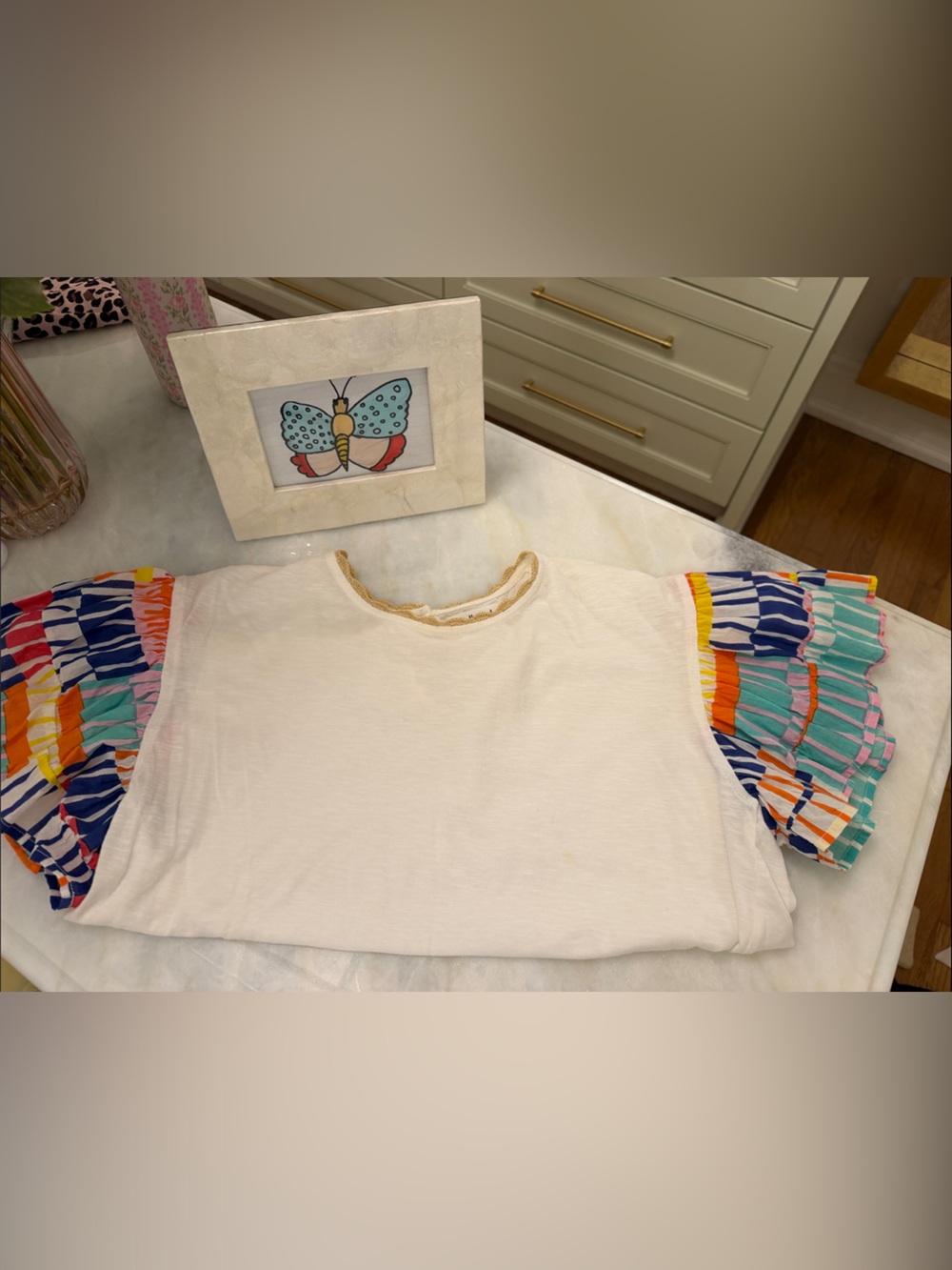 Women’s THML White Top with Multicolor FUN Ruffled Sleeves size Small